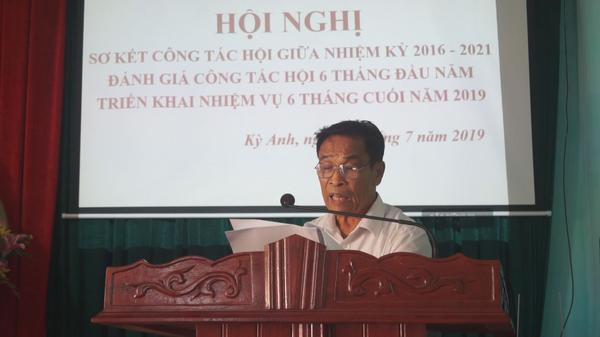 Ông Nguyễn Đình Luận, Chủ tịch Hội người cao tuổi huyện Kỳ Anh khai mạc hội nghị
