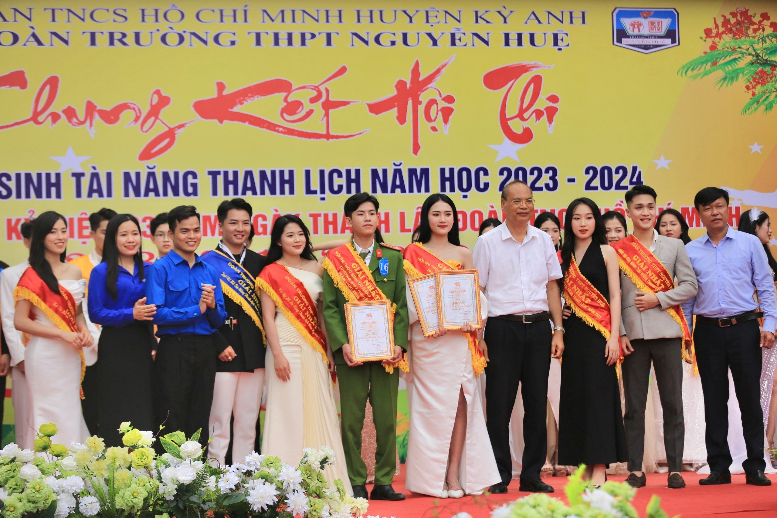 Chung kết Hội thi “Học sinh tài năng - thanh lịch” – Trường THPT Nguyễn Huệ năm học 2023-2024