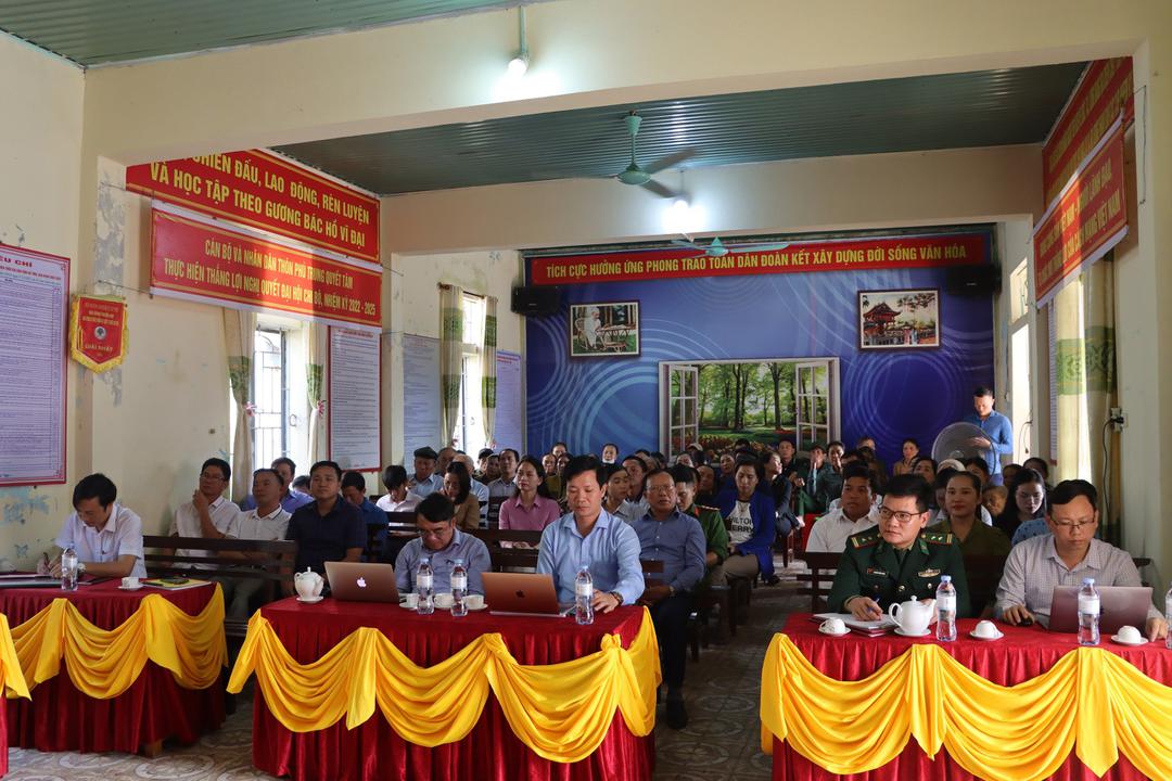 Tiếp xúc cử tri trước Kỳ họp thứ 11 của đại biểu HĐND huyện khoá XX tại xã Kỳ Phú