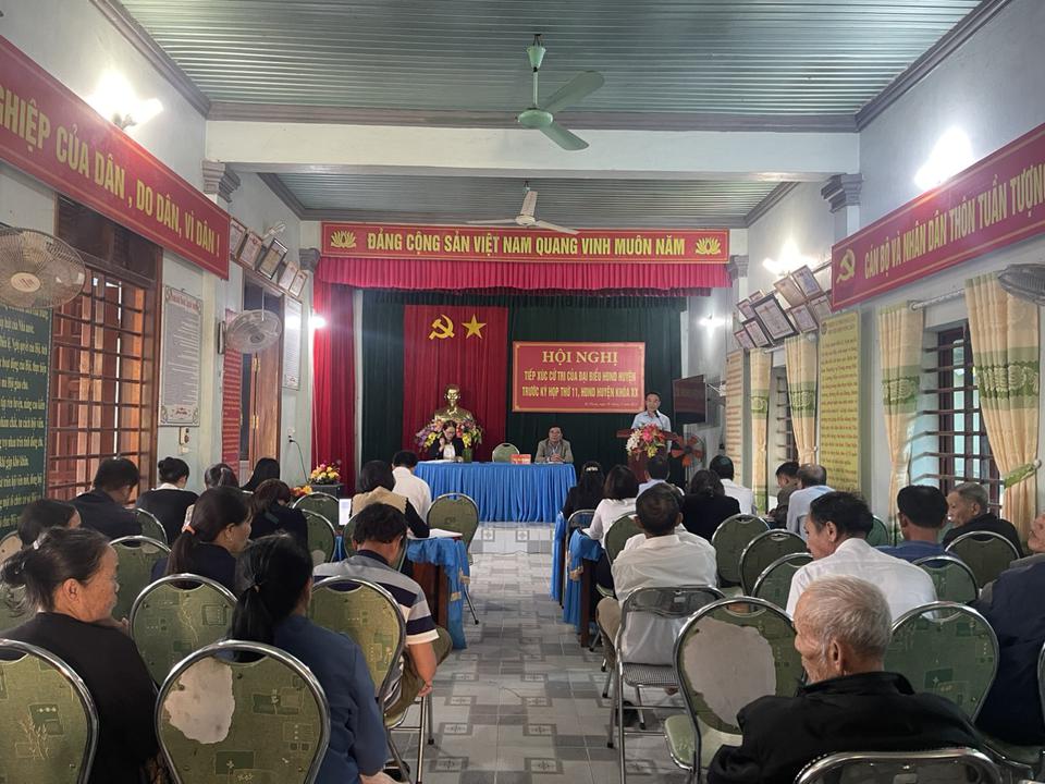 Tiếp xúc cử tri trước Kỳ họp thứ 11 của đại biểu HĐND huyện khoá XX tại xã Kỳ Phong