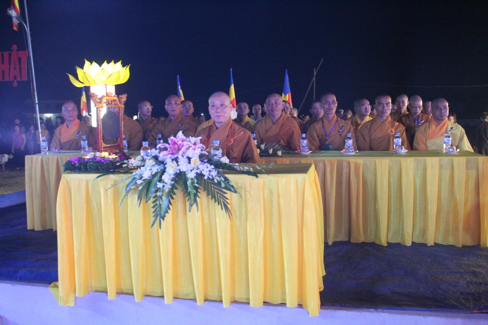Ban Trị sự Giáo hội Phật giáo tỉnh: Mừng Đại lễ kính mừng Phật đản 2560 năm tại chùa Dền