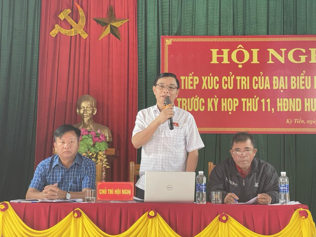 Đại biểu HĐND huyện tiếp xúc cử tri tại thôn Hồ Hải, xã Kỳ Tiến
