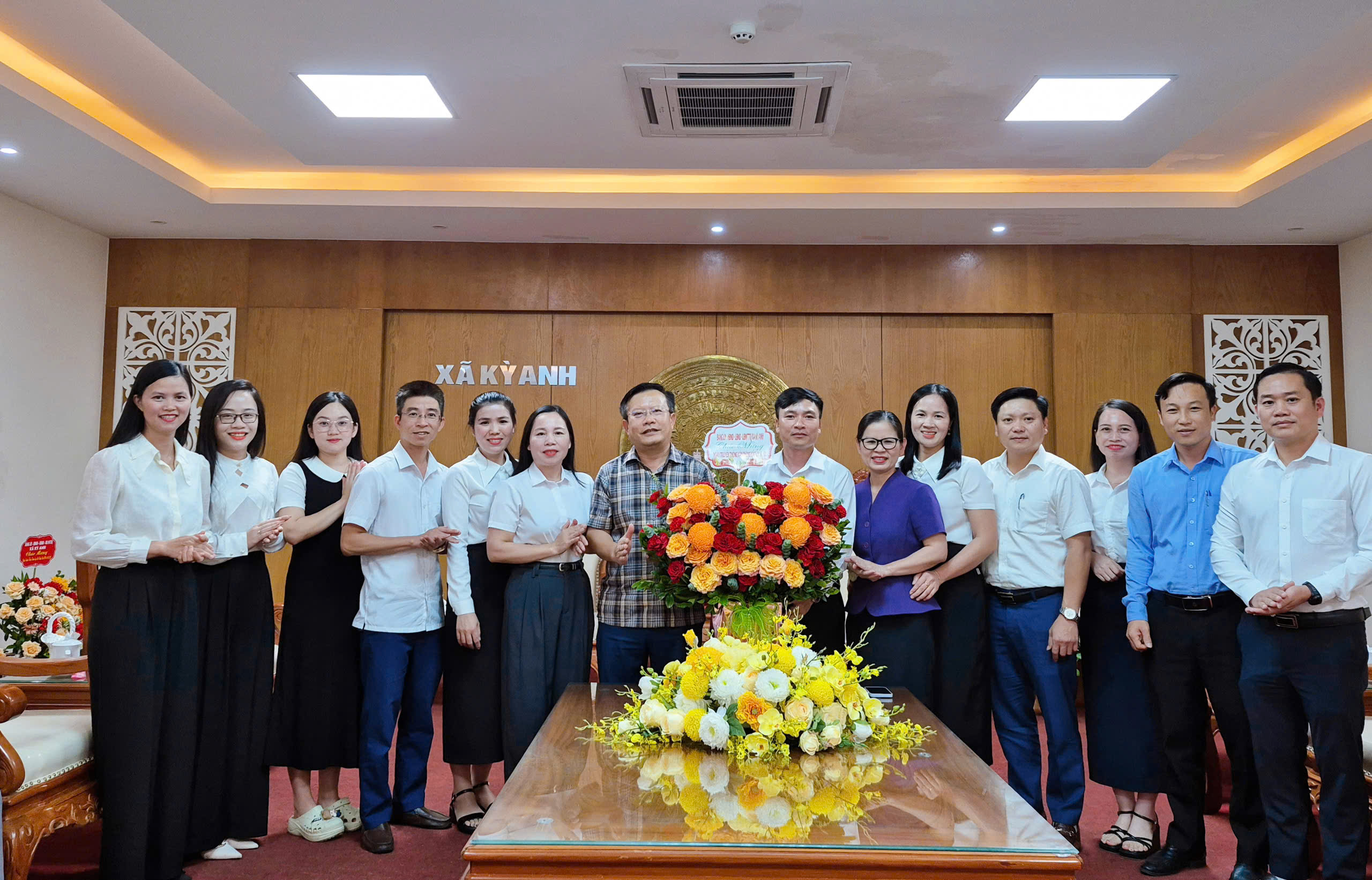 Đảng Ủy xã Kỳ Anh Tổ chức gặp mặt Kỷ niệm ngày truyền thống các cơ quan tham mưu giúp việc các cơ quan Đảng ủy và các tổ chức Chính trị - Xã hội