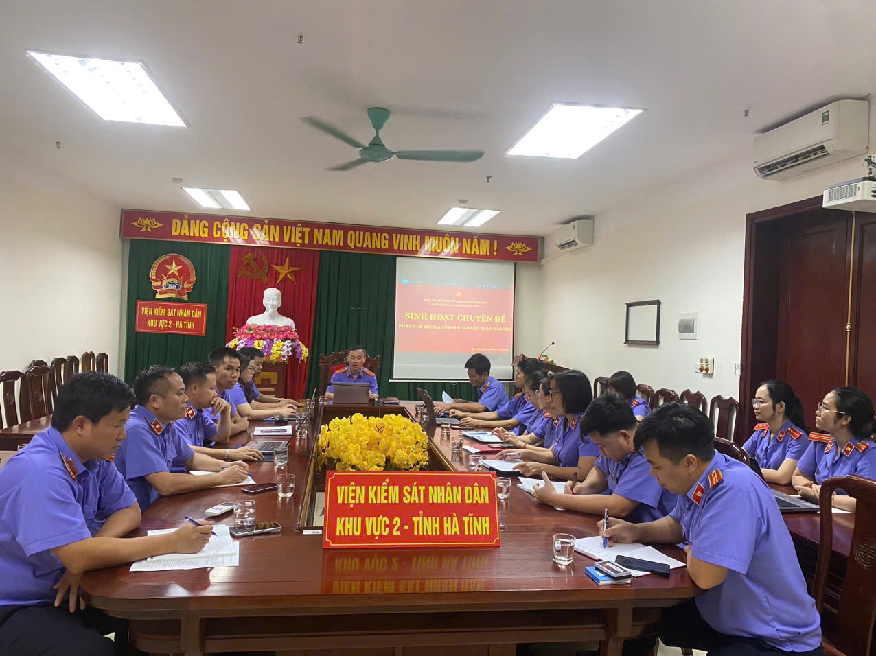 Chi bộ Viện kiểm sát nhân dân khu vực 2 - Hà Tĩnh  tổ chức sinh hoạt chuyên đề “Phát huy sức mạnh đại đoàn kết toàn dân tộc để phát triển đất nước”