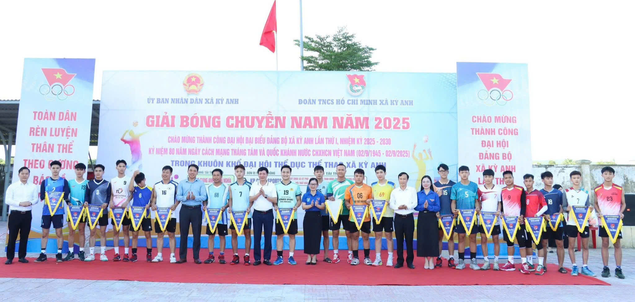 Sôi nổi Giải bóng chuyền nam thanh niên xã Kỳ Anh năm 2025