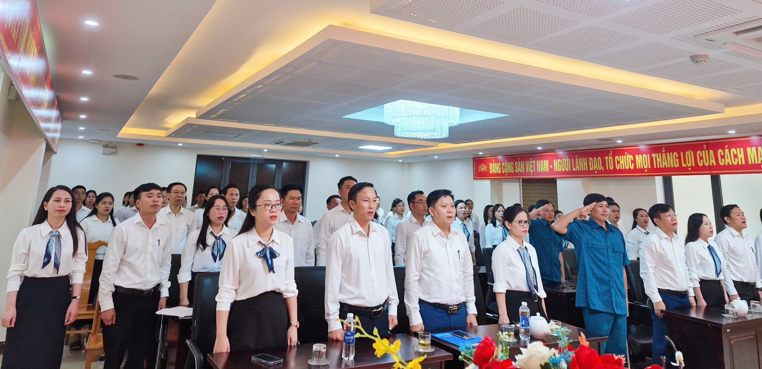 Đảng ủy xã Kỳ Anh tổ chức Lễ chào cờ tháng 9 năm 2025