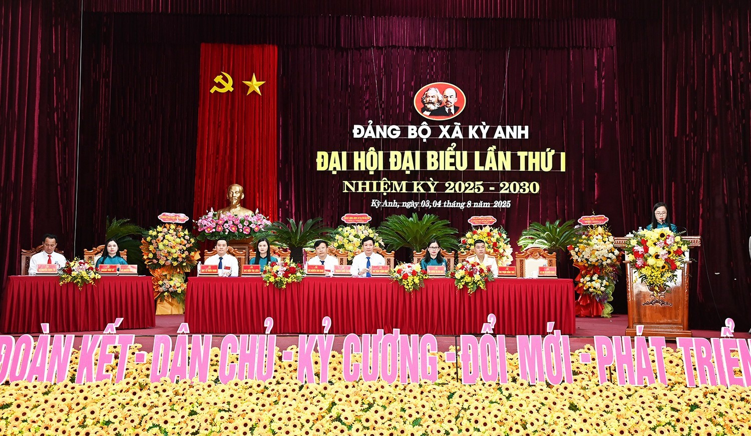 Xã Kỳ Anh hướng tới mục tiêu hiện thực hóa khát vọng xây dựng Kỳ Anh sớm trở thành xã nông thôn mới nâng cao theo hướng đô thị văn minh, hiện đại, phát triển toàn diện và bền vững