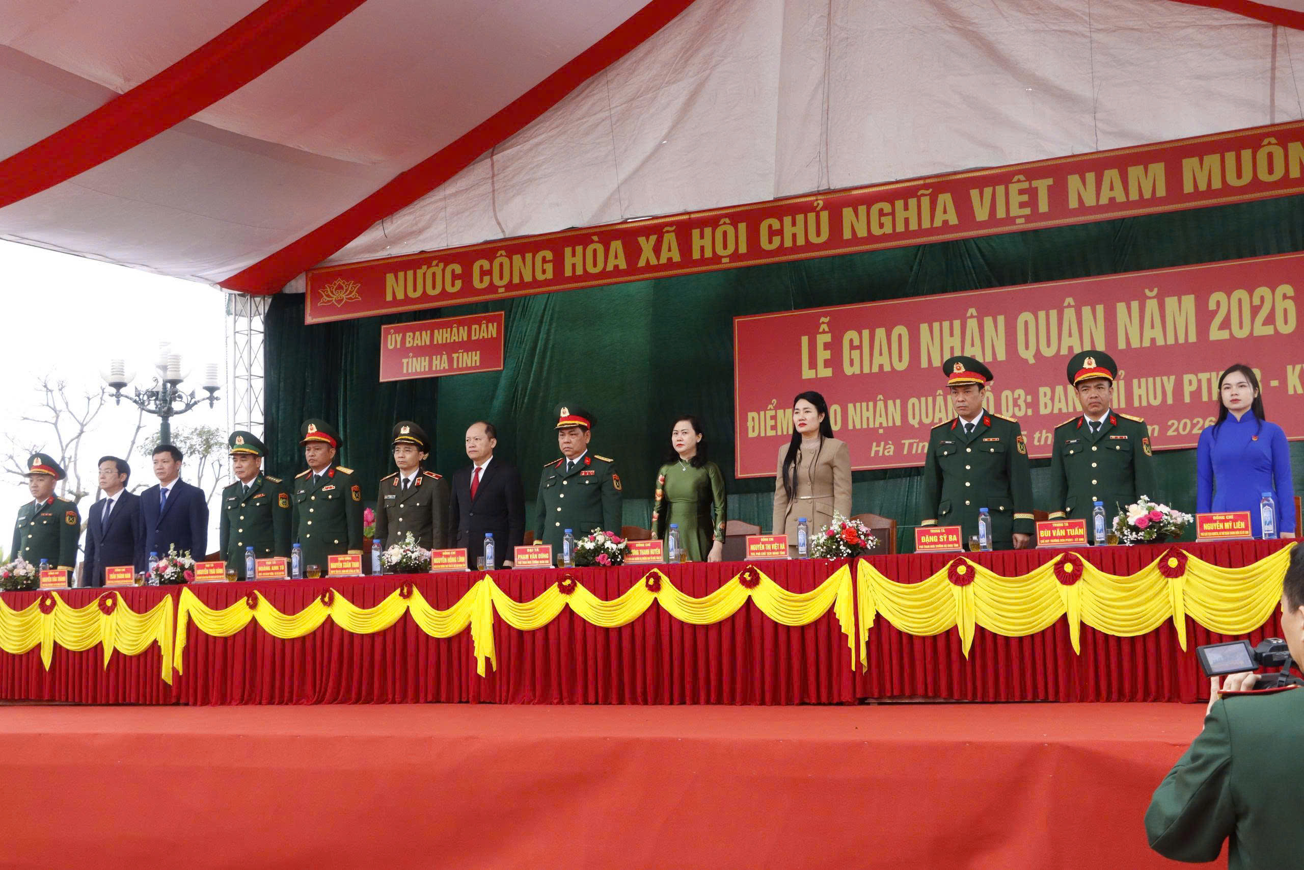  40 thanh niên ưu tú xã Kỳ Anh hăng hái lên đường nhập ngũ