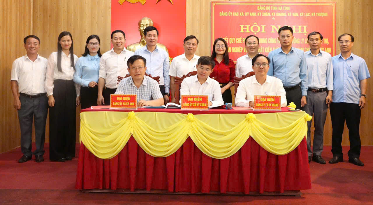 Hội nghị ký kết Quy chế phối hợp trong công tác đào tạo, bồi dưỡng tại Trung tâm Chính trị Kỳ Anh
