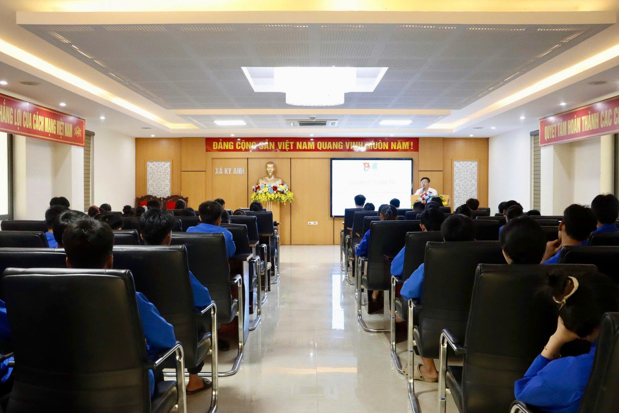 Tuổi trẻ Kỳ Anh - Sáng mãi ngọn lửa lý tưởng