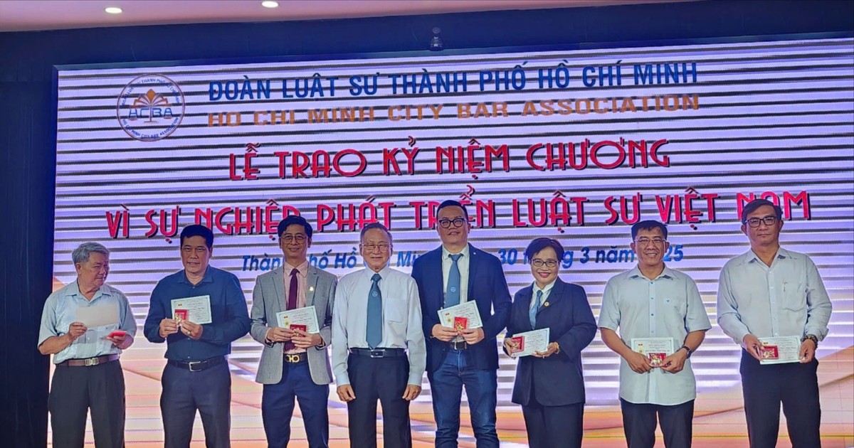 Quảng Ninh: Trao Kỷ niệm chương ‘Vì sự nghiệp Tư pháp’ cho 4 luật sư tiêu biểu