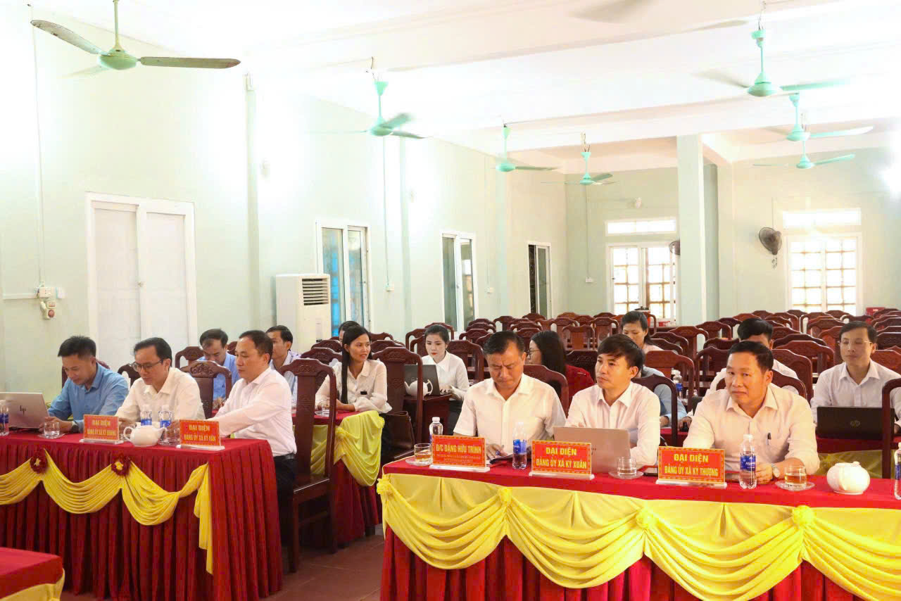 Tham dự Hội nghị