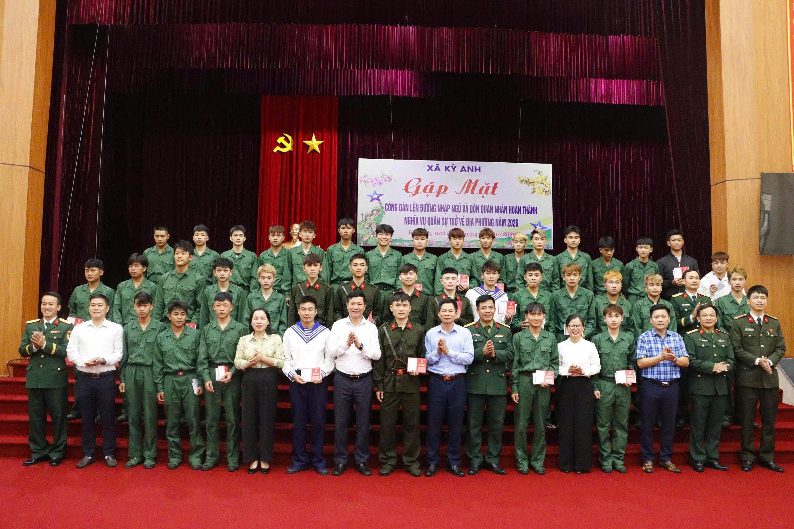 Xã Kỳ Anh gặp mặt, động viên Thanh niên lên đường nhập ngũ năm 2026 và các quân nhân hoàn thành nghĩa vụ quân sự trở về địa phương