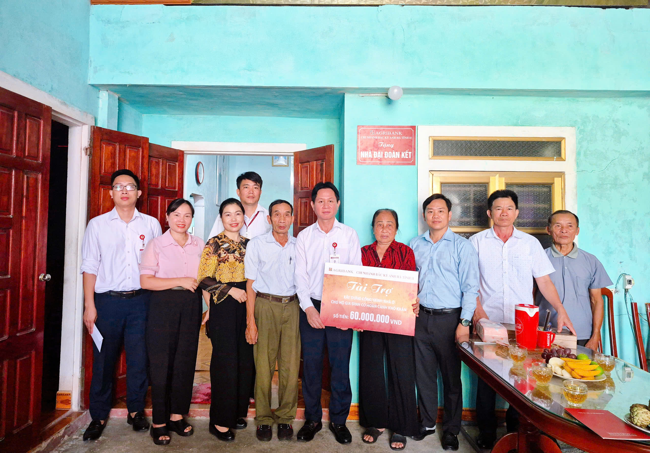 Ủy ban MTTQ xã Kỳ Anh phối hợp với Ngân hàng Nông nghiệp và Phát triển Nông thôn - Chi nhánh Bắc Kỳ Anh bàn giao nhà ở kiên cố cho hộ khó khăn và gia đình chính sách