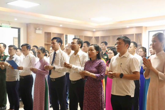 Lễ dâng hương kỷ niệm 136 năm Ngày sinh Chủ tịch Hồ Chí Minh