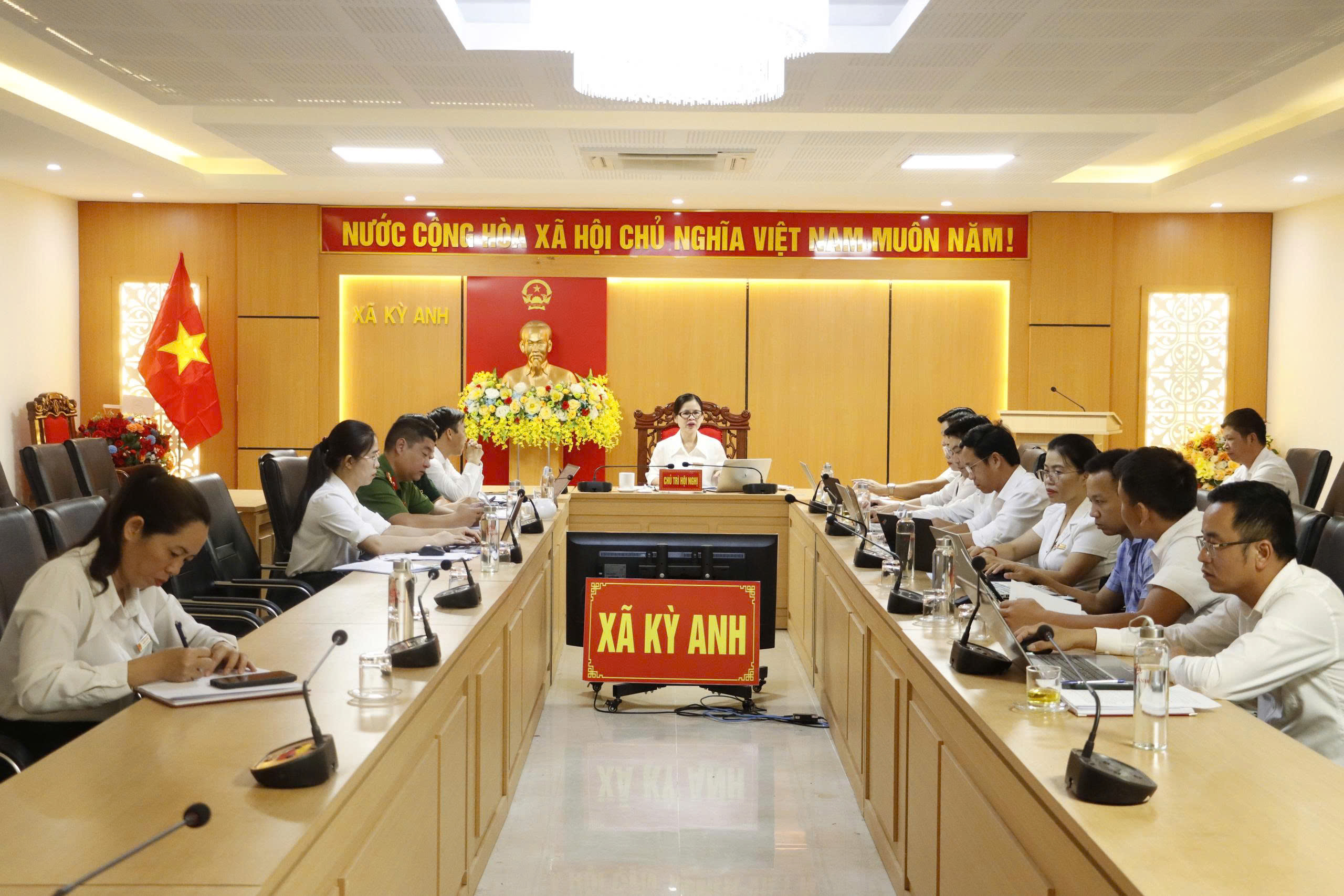 UBND xã Kỳ Anh họp giao ban định kỳ