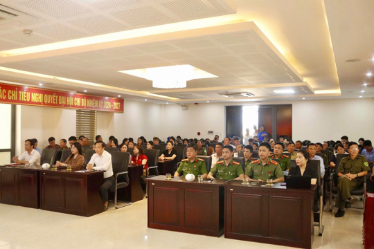 Xã Kỳ Anh ra quân “Chiến dịch mùa hè số cùng VNeID”