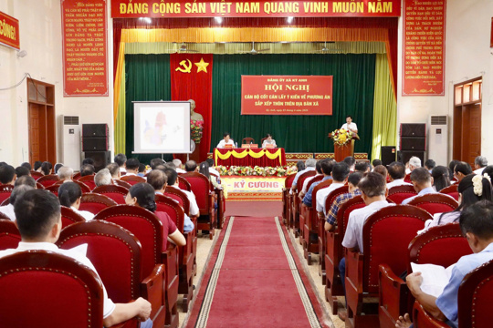 Đảng ủy xã Kỳ Anh lấy ý kiến cán bộ cốt cán về phương án sắp xếp thôn