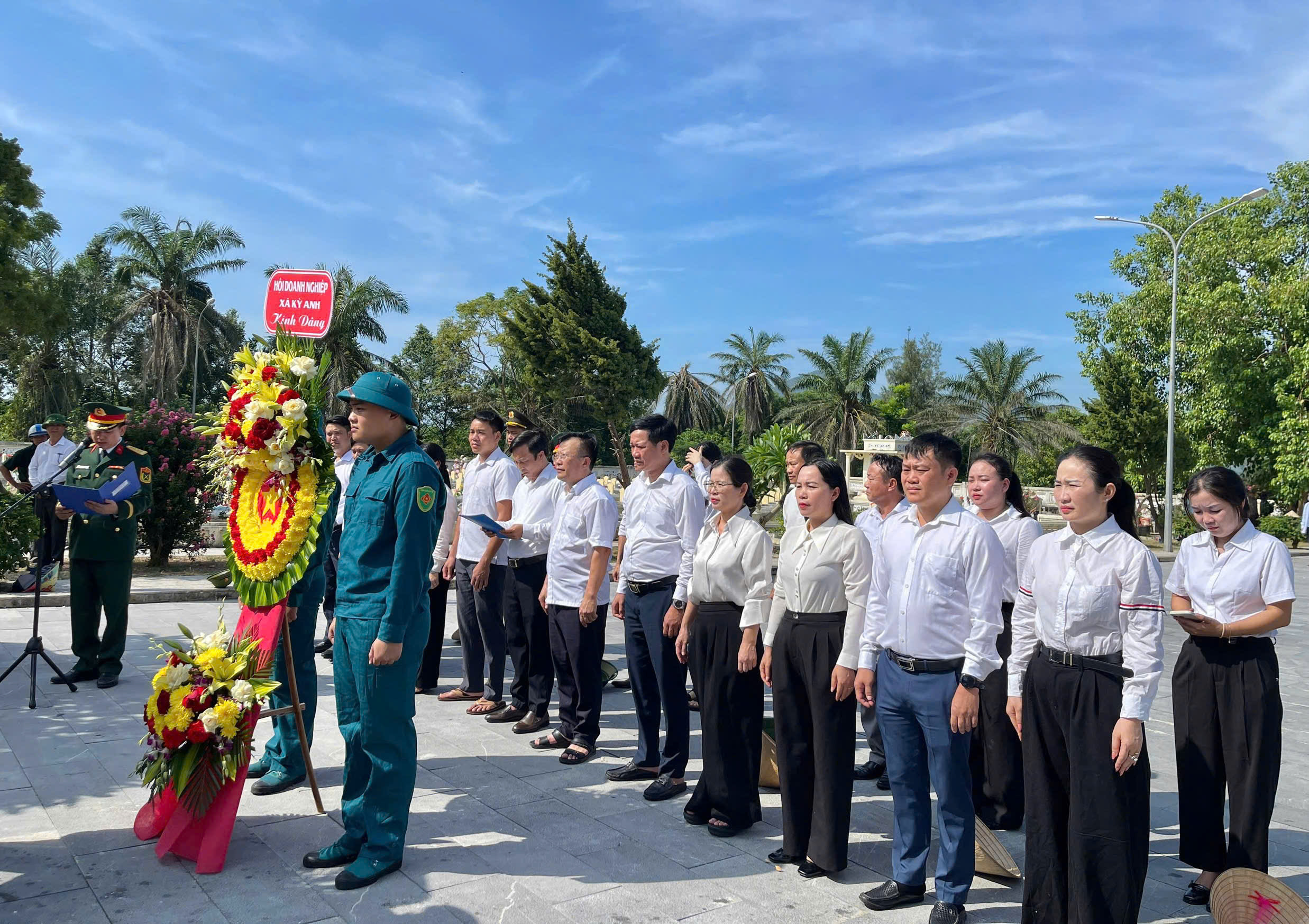Thiêng liêng lễ dâng hương tri ân các anh hùng liệt sĩ nhân kỷ niệm 79 năm Ngày Thương binh - Liệt sĩ
