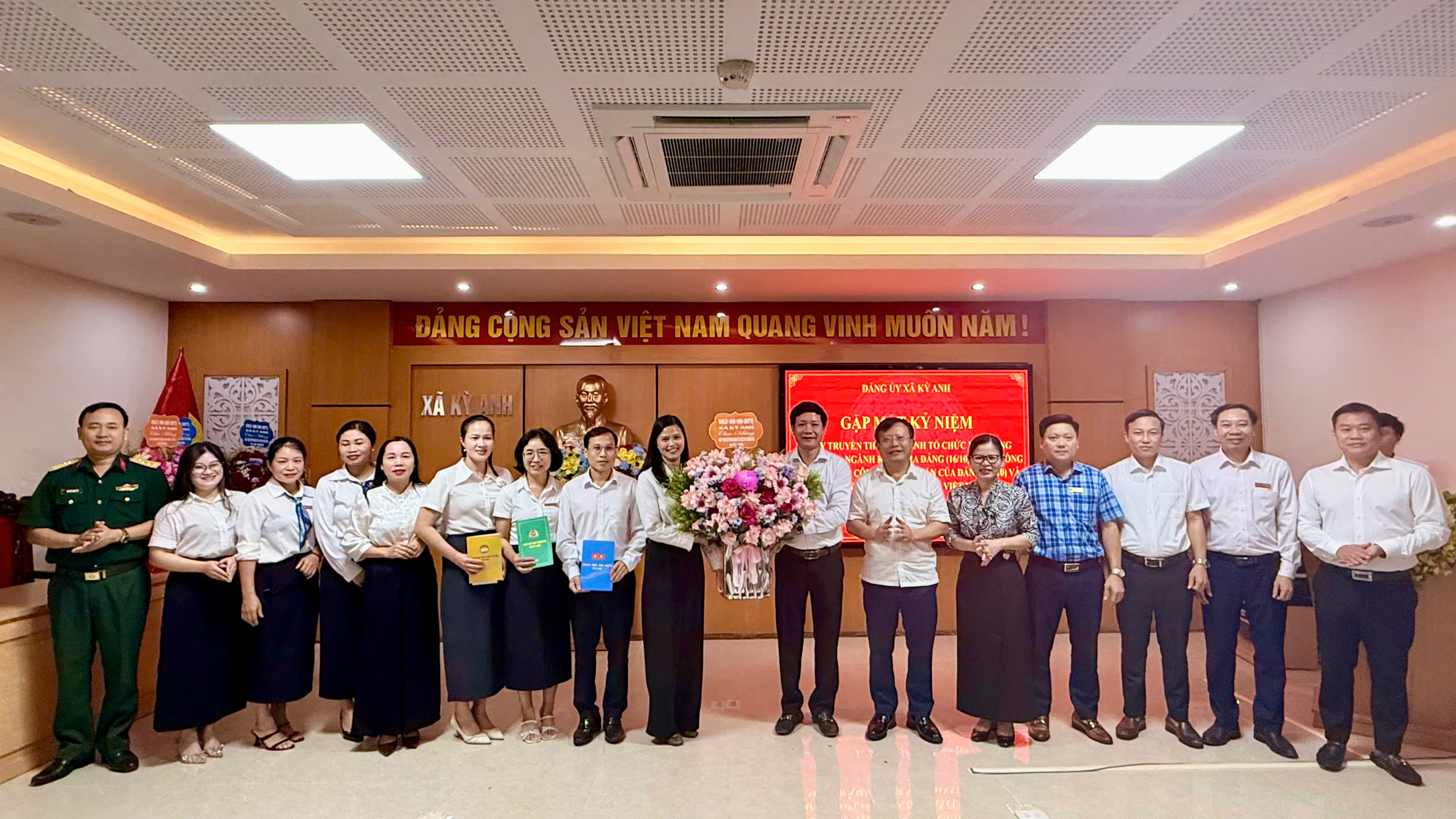 Đảng ủy xã Kỳ Anh gặp mặt kỷ niệm ngày truyền thống các nghành xây dựng đảng, công tác Dân vận và ngày thành lập Hội nông dân Việt Nam