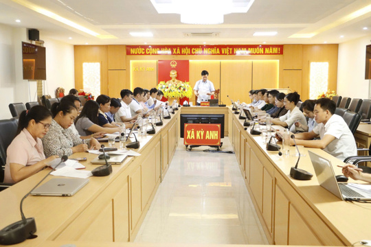Ban Thường vụ Đảng ủy xã nghe và cho ý kiến về Phương án sắp xếp thôn trên địa bàn 