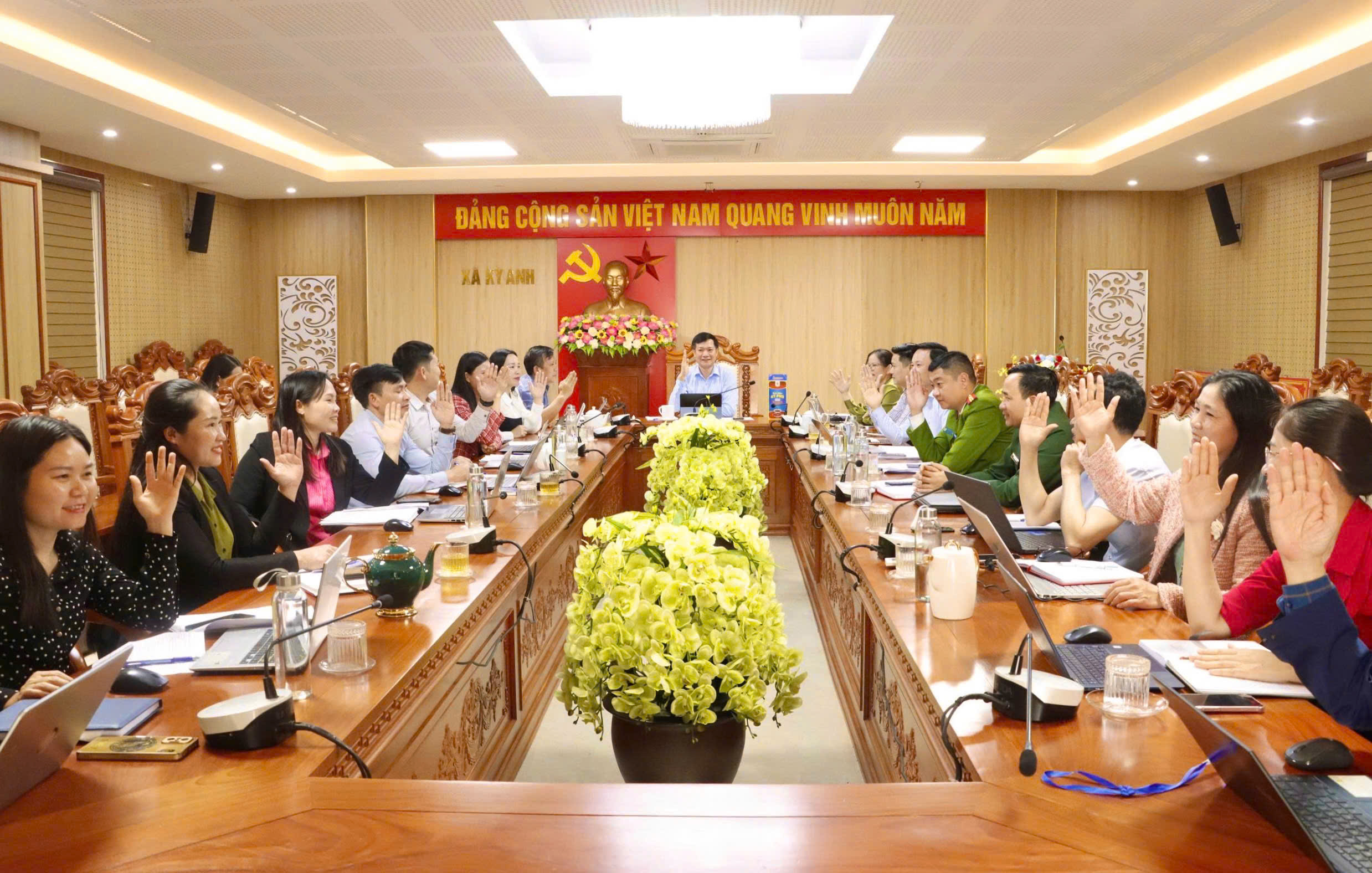 Họp kiện toàn công tác cán bộ và triển khai một số nội dung thuộc thẩm quyền 