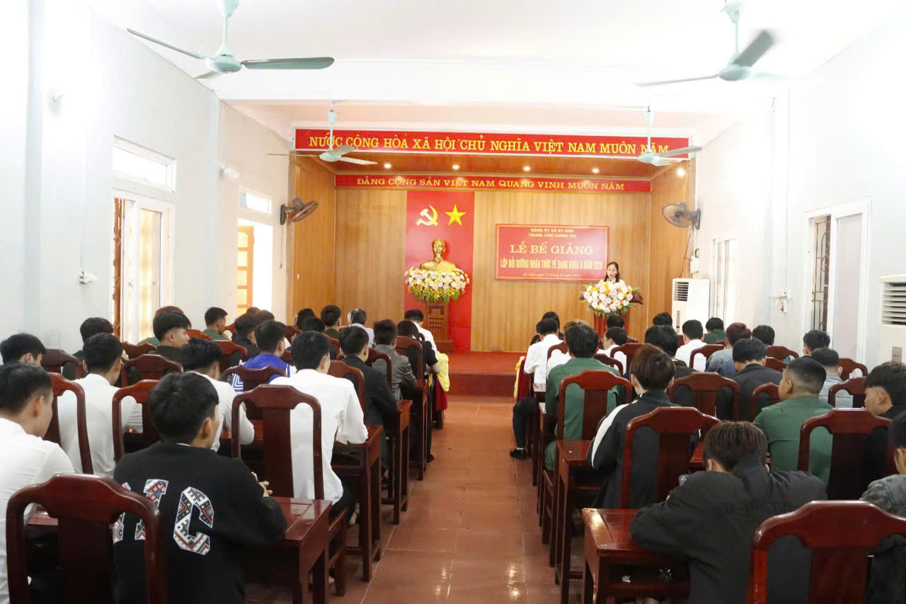Bế giảng lớp Bồi dưỡng nhận thức về Đảng cho 44 thanh niên ưu tú nhập ngũ năm 2026