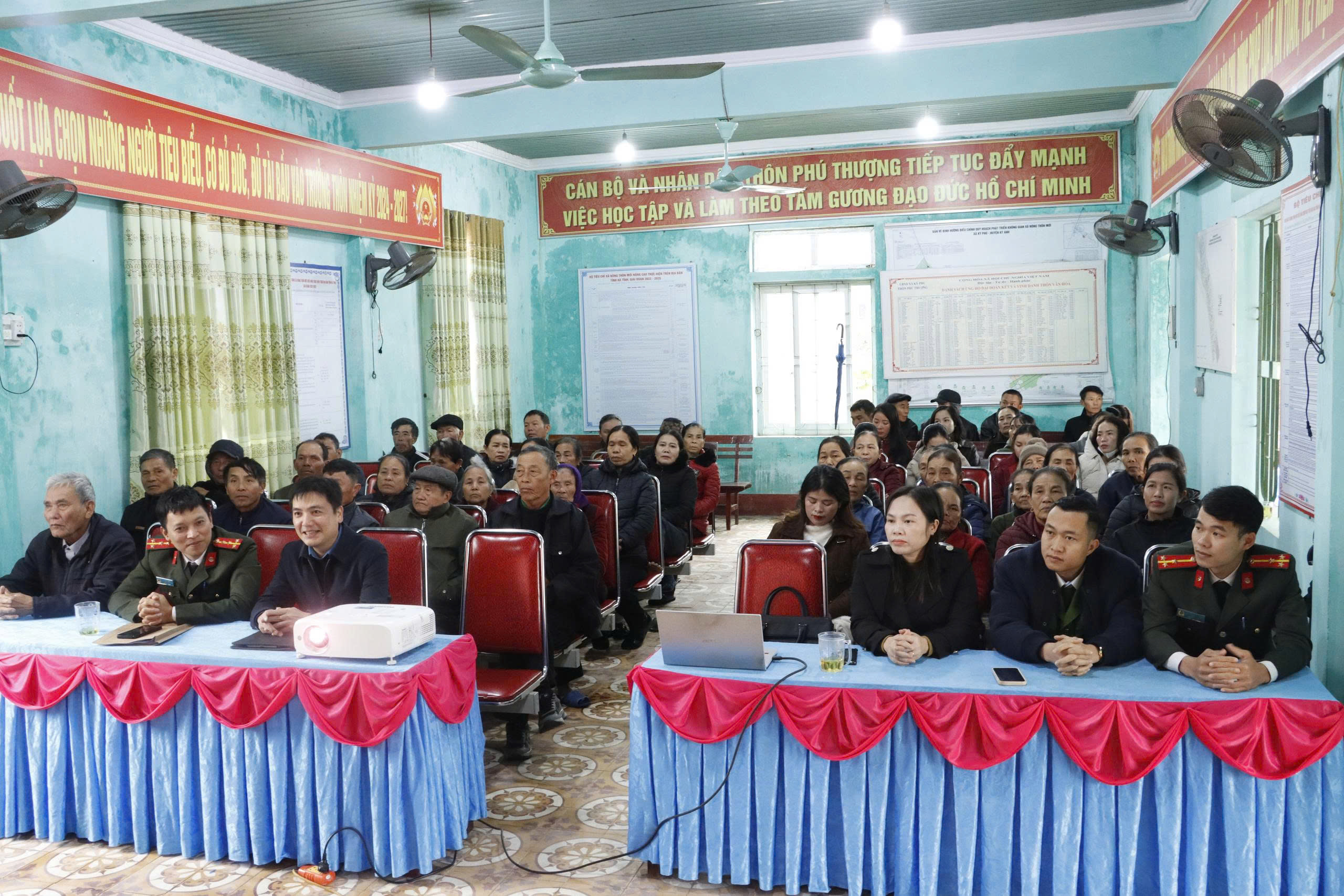Nâng cao ý thức pháp luật và bảo vệ môi trường cho nhân dân