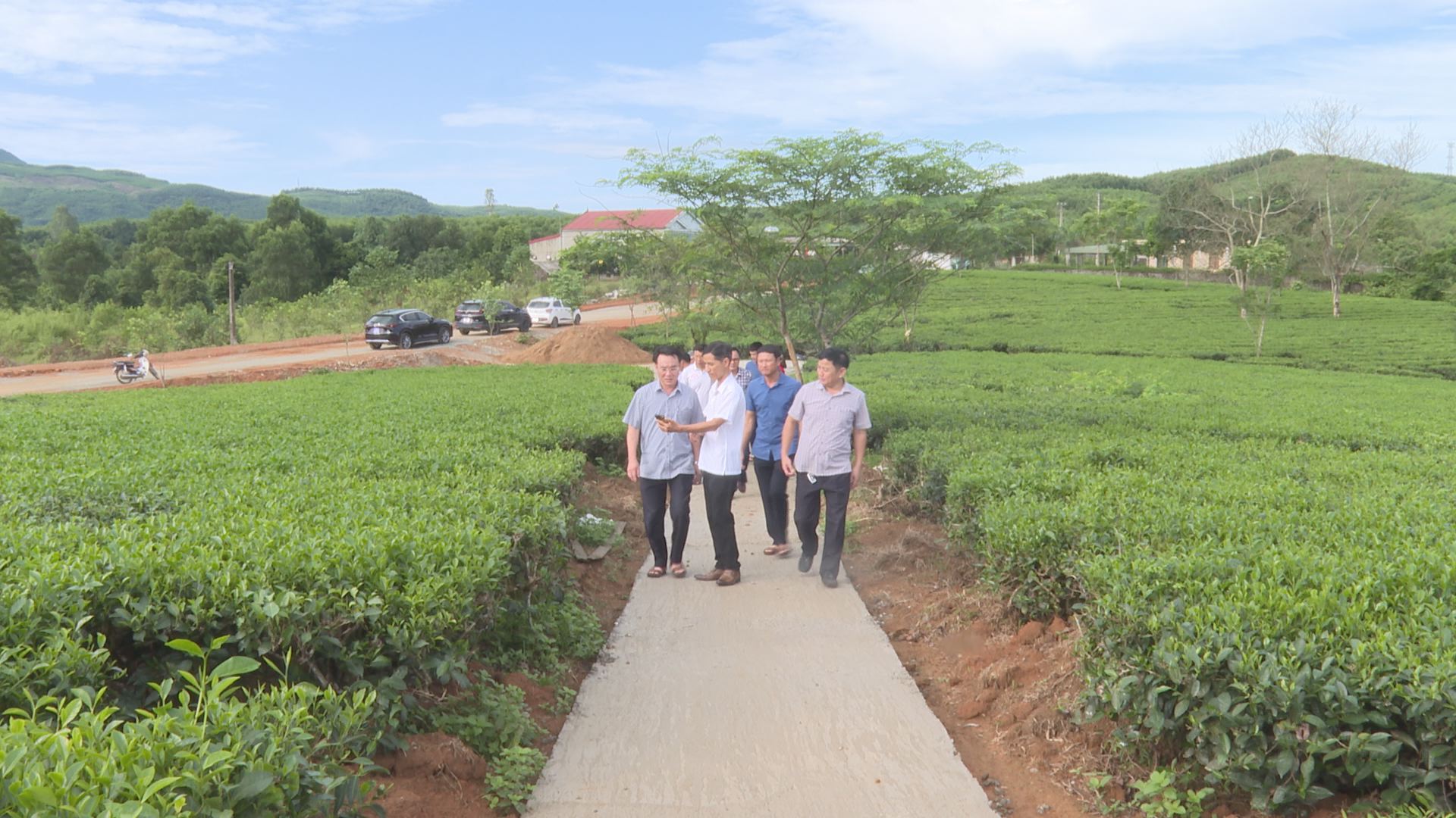 Họp lấy ý kiến về Phương án xây dựng điểm check-in trải nghiệm đồi chè tại thôn Nam Sơn, xã Kỳ Trung