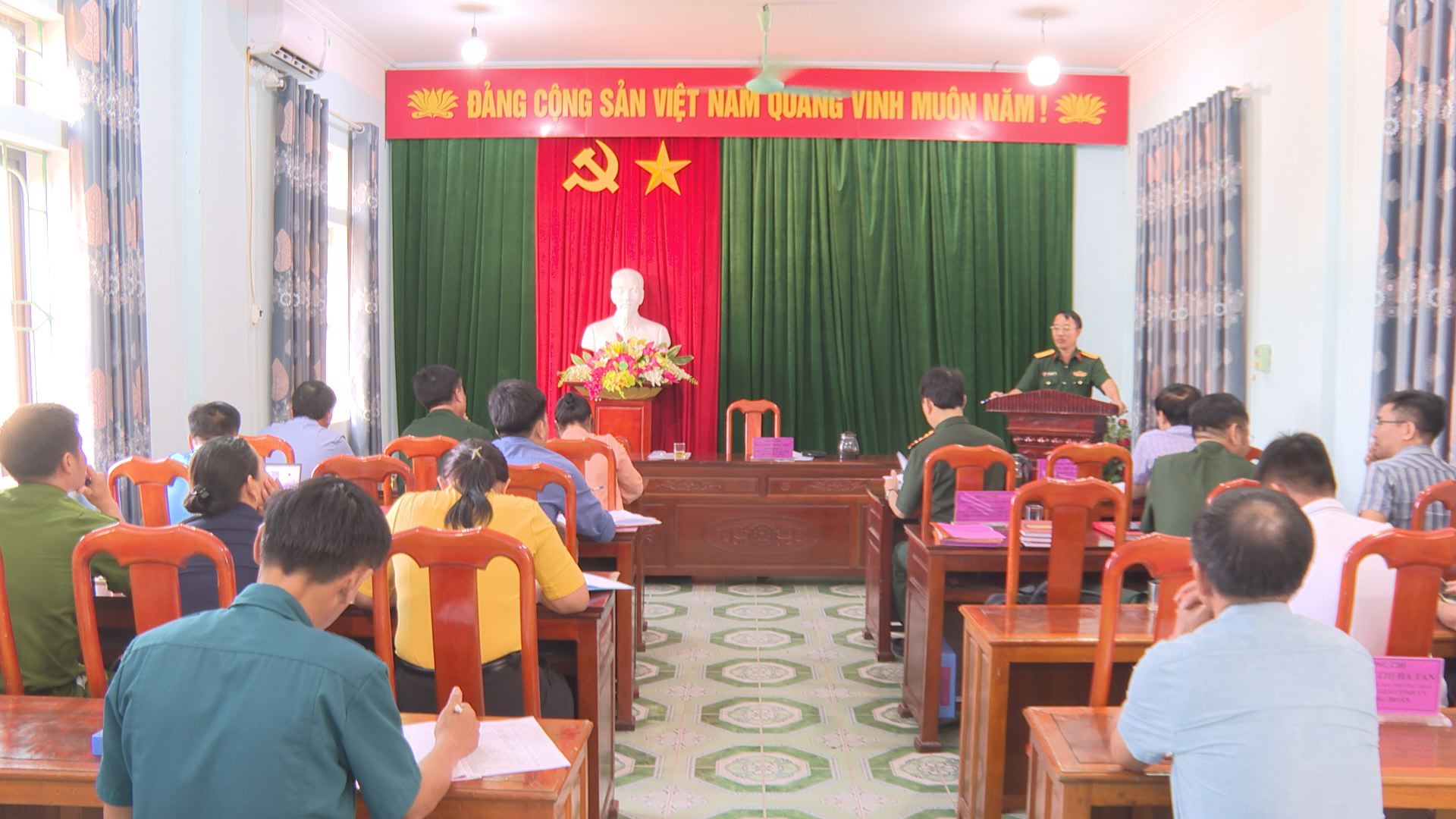 Đoàn kiểm tra của Ban Chỉ đạo XDCS tỉnh làm việc với xã Kỳ Phong