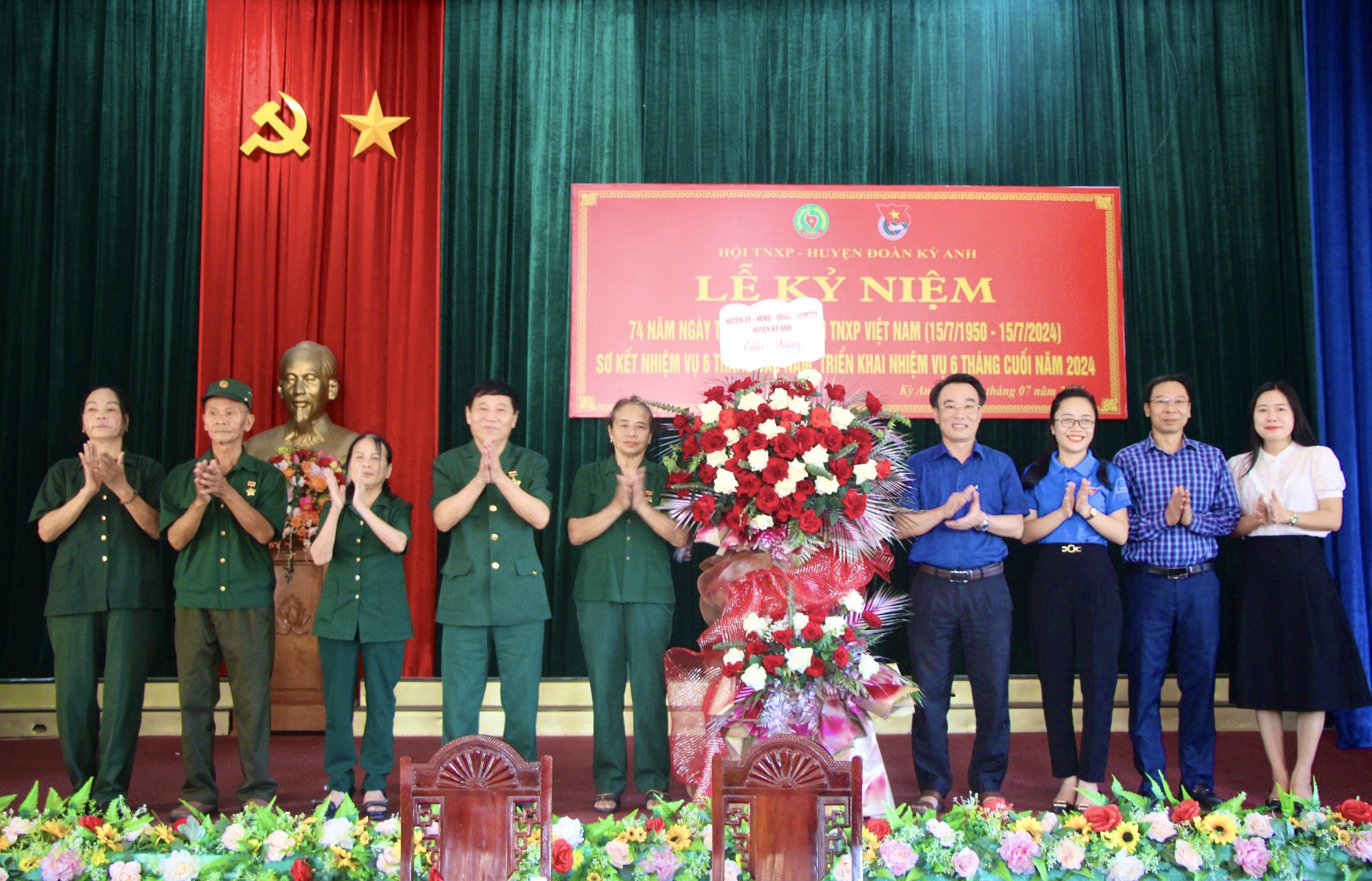 Hội Cựu Thanh niên xung phong huyện Kỳ Anh tổ chức Lễ Kỷ niệm 74 năm truyền thống TNXP Việt Nam, sơ kết hoạt động 6 tháng đầu năm 2024