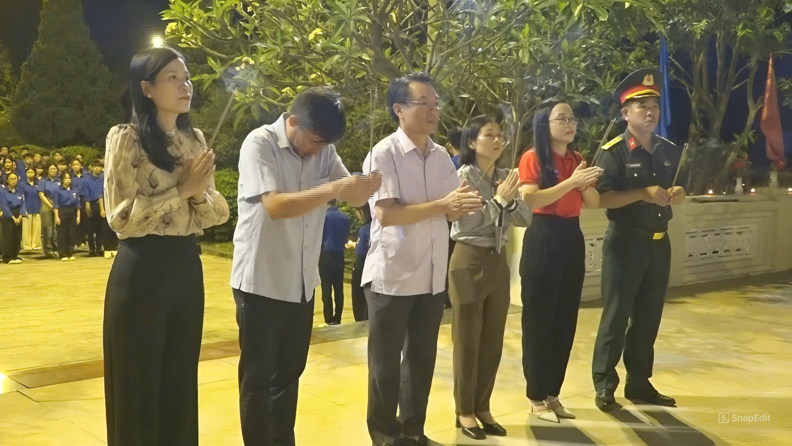 Huyện đoàn Kỳ Anh thắp nến tri ân các anh hùng liệt sỹ