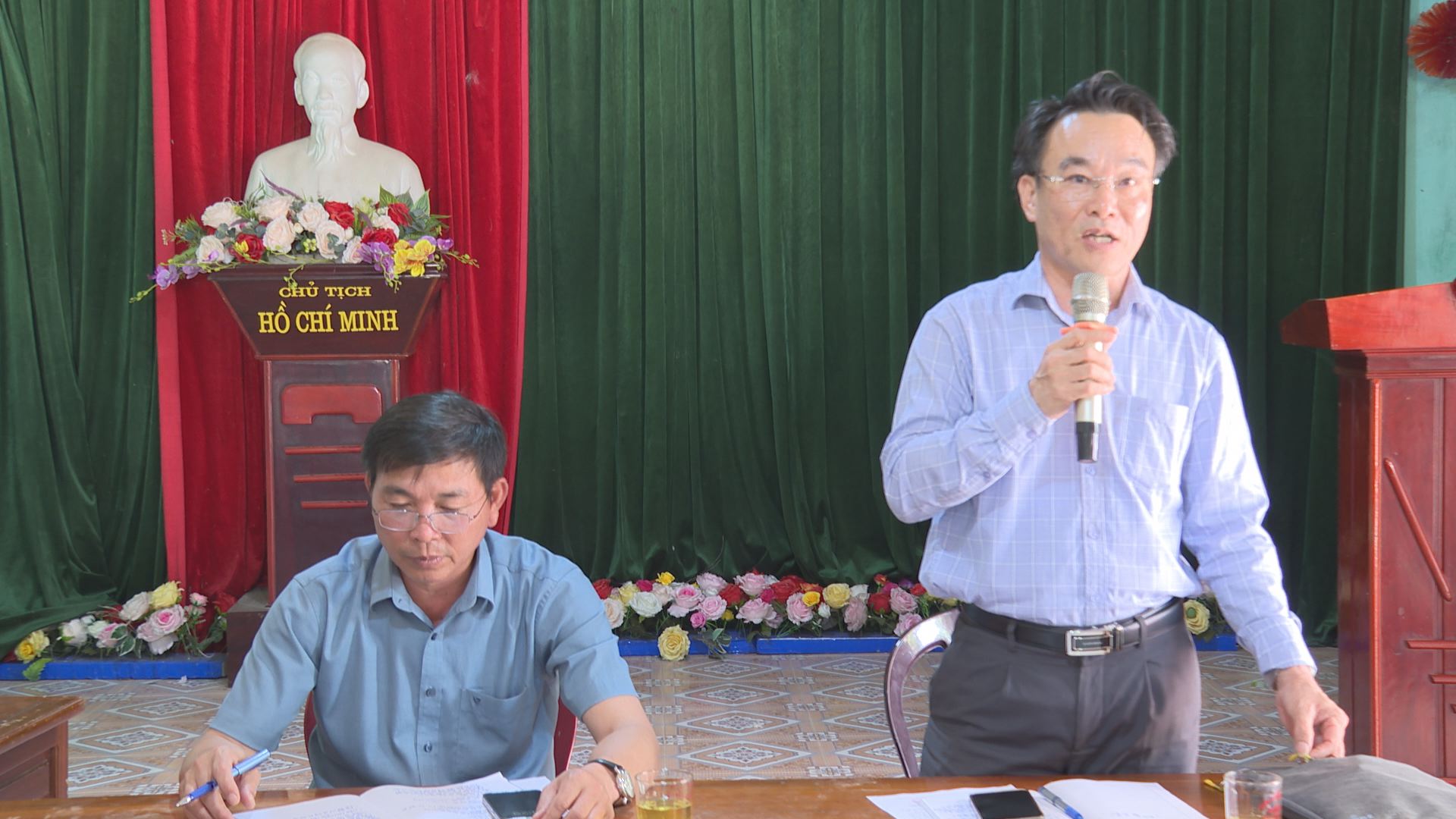 Đối thoại với các hộ dân bị ảnh hưởng bởi Dự án Đường bộ Cao tốc Bắc -Nam tại thôn Hà Phong