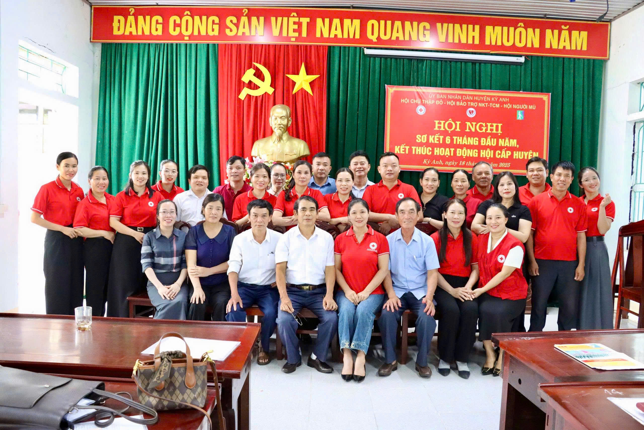 Hội nghị sơ kết công tác Hội 6 tháng đầu năm 2025, gặp mặt Ủy viên BCH và cán bộ Hội trước khi kết thúc hoạt động Hội cấp huyện
