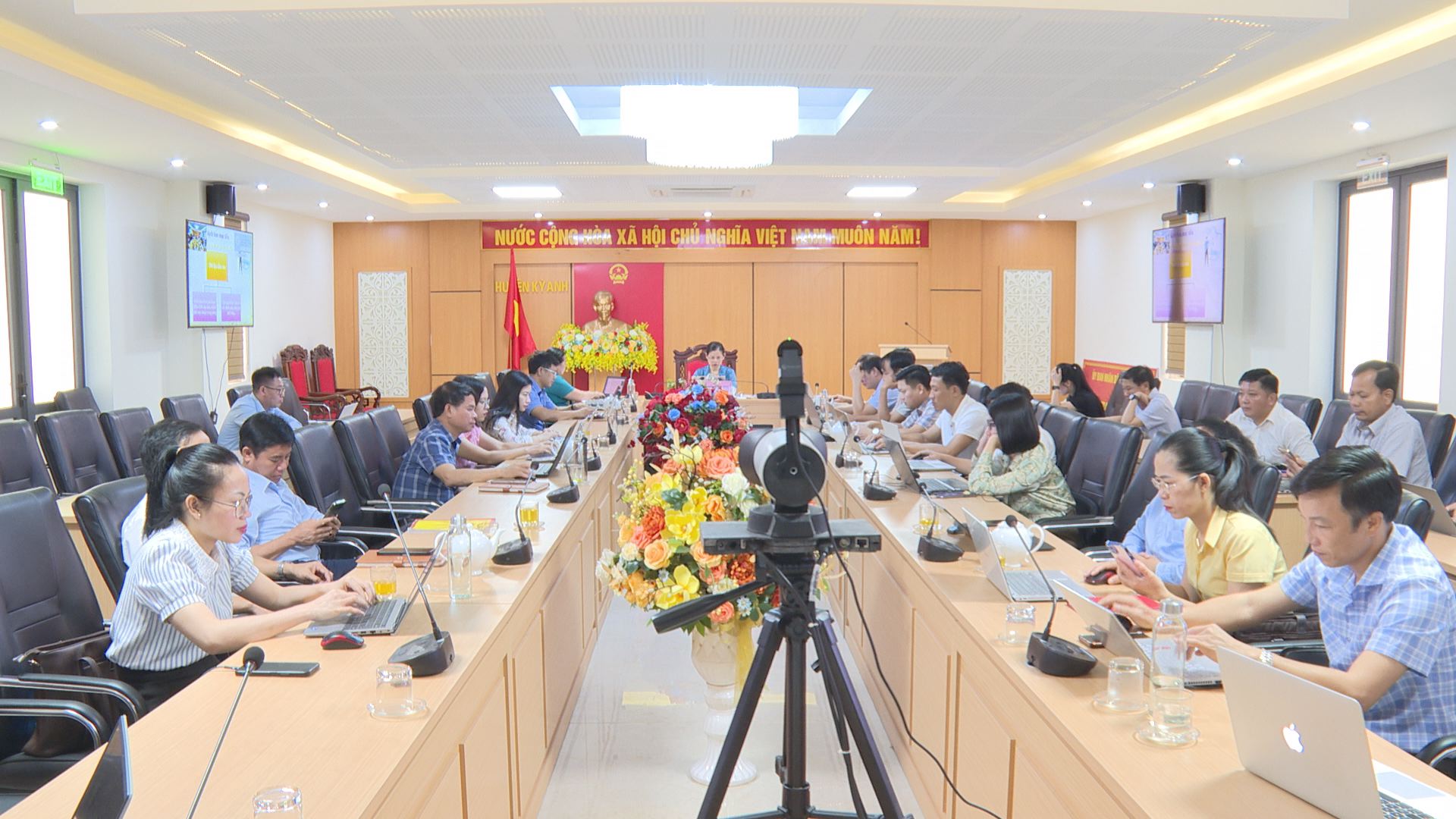 Hội nghị triển khai hướng dẫn việc biên soạn hoàn thiện các chỉ tiêu kinh tế xã hội