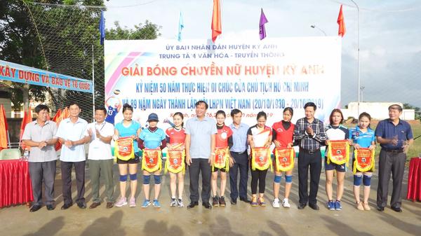 Kỳ Phú vô địch giải bóng chuyền nữ huyện Kỳ Anh năm 2019