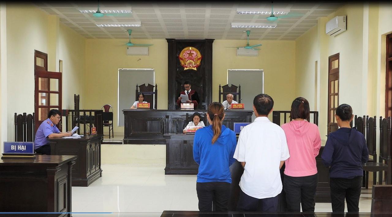 Tuyên phạt 09 tháng tù treo cho bị cáo phạm tội “Chống người thi hành công vụ”