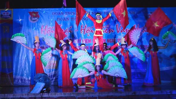 Trường THPT Nguyễn Huệ tổ chức chương trình Hội trại-Hội diễn văn nghệ chào mừng ngày thành lập Đoàn