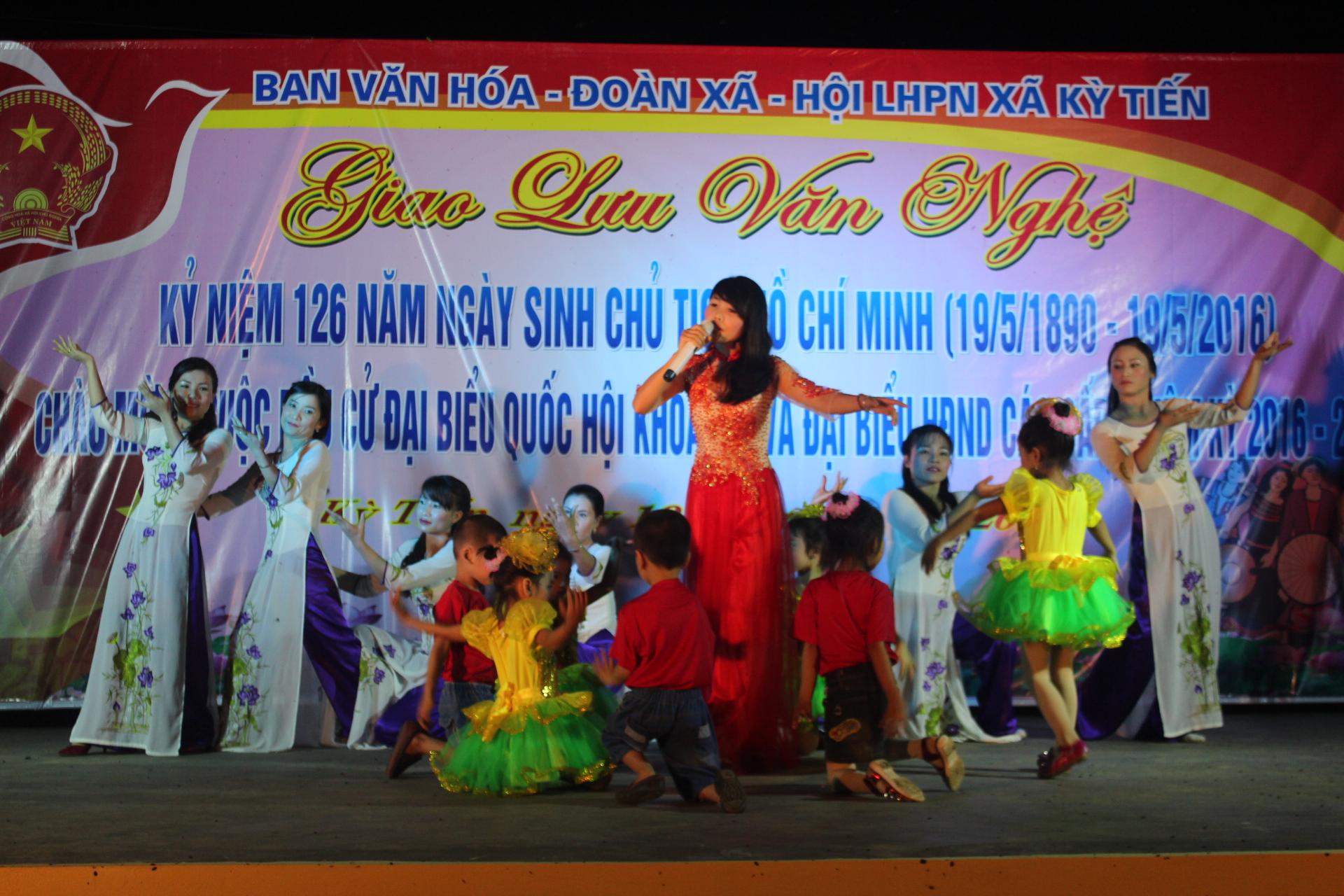 Kỳ Tiến: Giao lưu văn nghệ chào mừng bầu cử đại biểu Quốc hội khóa XIV và HĐND các cấp nhiệm kỳ 2016 – 2021 và 126 năm ngày sinh Chủ tịch Hồ Chí Minh