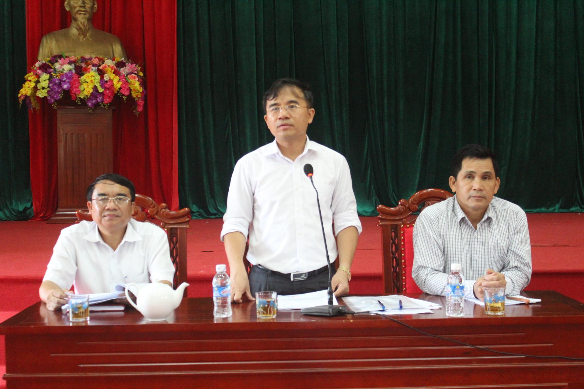 UBND huyện Kỳ Anh: Làm việc với phòng Giáo dục và Đào tạo để nghe báo cáo tình hình triển khai một số nhiệm vụ trọng tâm trong năm học 2016 -2017.