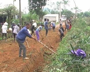 Hội nông dân huyện Kỳ Anh: sôi nổi phong trào hiến đất mở đường giao thông nông thôn