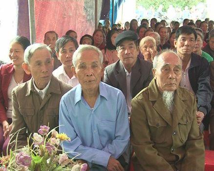 Đ/c Nguyễn Xuân Thủy dự lễ kỷ niệm ngày đại đoàn kết toàn dân tại thôn Minh Tiến (Kỳ Tiến)
