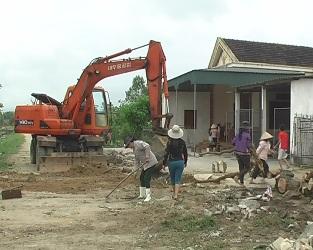 Kỳ Giang hiến đất làm đường giao thông nông thôn.