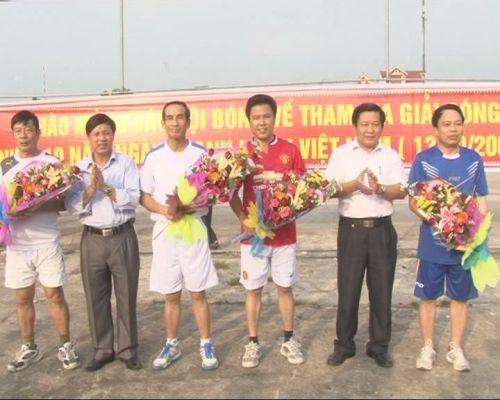 Giao lưu bóng chuyền nhân ngày doanh nhân Việt Nam năm 2014.