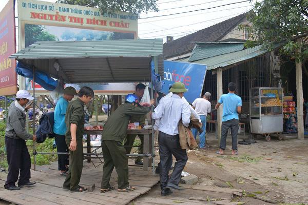 Huyện Kỳ Anh đồng loạt ra quân xây dựng đường xanh- sạch- đẹp- an toàn giao thông.