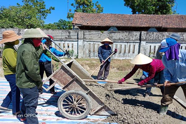 Người dân Kỳ Tiến hiến đất xây dựng nông thôn mới