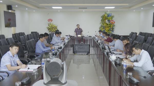 Ban Thường vụ Huyện ủy tổ chức cuộc họp thường kỳ tháng 8 để nghe Thường trực HĐND huyện báo cáo các nội dung tổ chức kỳ họp thứ 12 HĐND huyện.