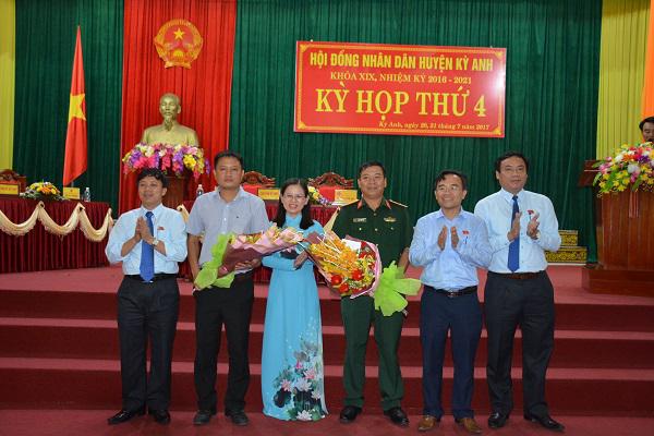 Kết thúc ngày làm việc thứ nhất, Kỳ họp thứ 4, HĐND huyện Kỳ Anh.