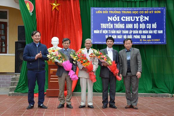 Trường THCS Kỳ Sơn: Nói chuyện truyền thống anh bộ đội Cụ Hồ.