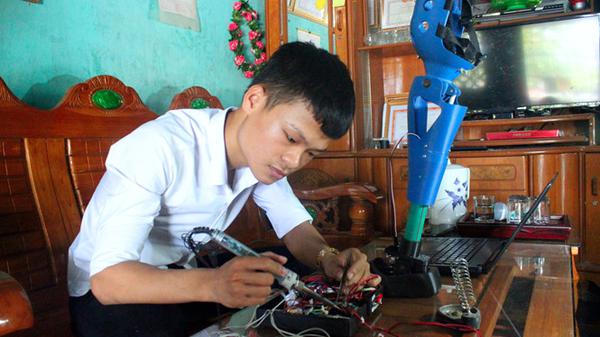 Cậu học trò trường làng mê sáng chế